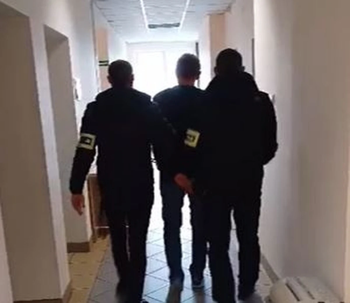 Policjanci z Iławy zatrzymali poszukiwanego przez sąd 43-latka. Mężczyzna pięć lat temu, prowadząc ciężarówkę spowodował wypadek, w którym zginął młody mężczyzna.    