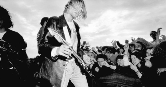 Gitara Kurta Cobaina trafi na wyjątkową aukcję. Pod młotek pójdzie rarytas - niebieski Fender - instrument, na którym muzyk grał podczas ostatniej trasy koncertowej z zespołem Nirvana.