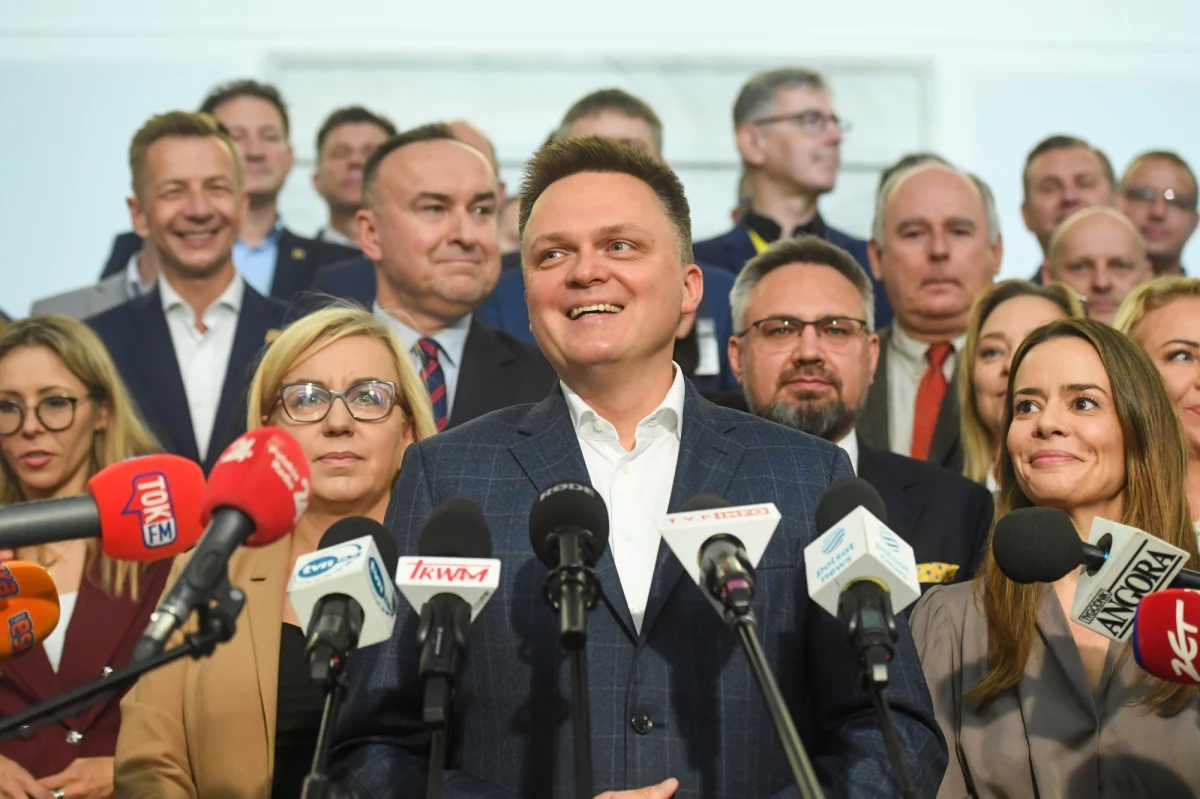 "Nie pozabijamy się o resorty. Jesteśmy w stanie to poukładać. Co więcej, zrobimy to szybko, jak najszybciej się da, bo chcemy móc powiedzieć panu prezydentowi: Panie prezydencie, jesteśmy gotowi, co z panem?" -  tak o podziale stanowisk wśród ugrupowań Koalicji Obywatelskiej, Lewicy i Trzeciej Drogi po ewentualnym przejęciu władzy mówił Szymon Hołownia. Lider Polski 2050 na konferencji prasowej z kandydatami jego ugrupowania wybranymi na posłów i senatorów zapewniał, że projekt polityczny Trzeciej Drogi będzie kontynuowany.