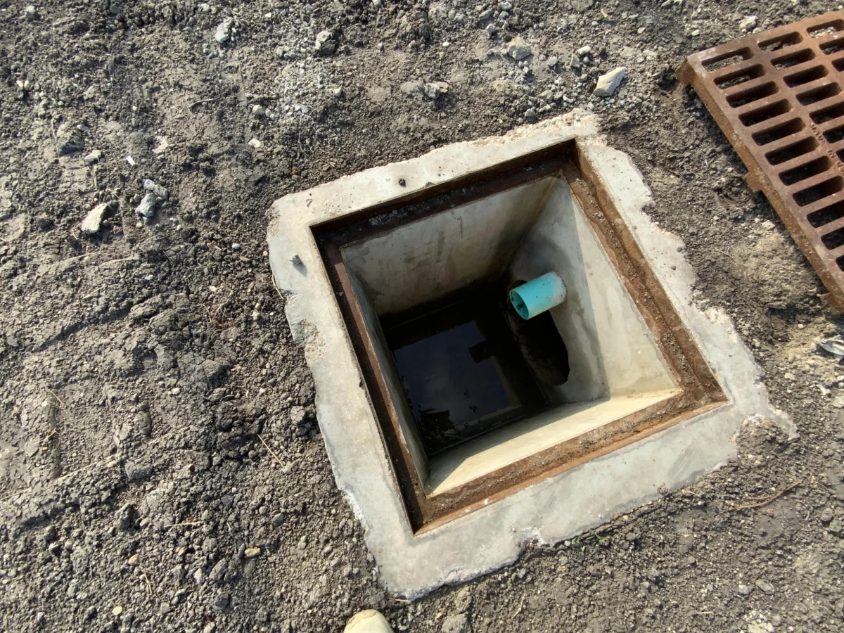 Białostocka prokuratura rejonowa skierowała do sądu akt oskarżenia w sprawie wypadku, do którego doszło ponad rok temu w przepompowni ścieków we wsi Gąsówka Stara. Zginęło trzech pracowników, którzy podczas realizowanych tam prac, wpadli do szamba.

