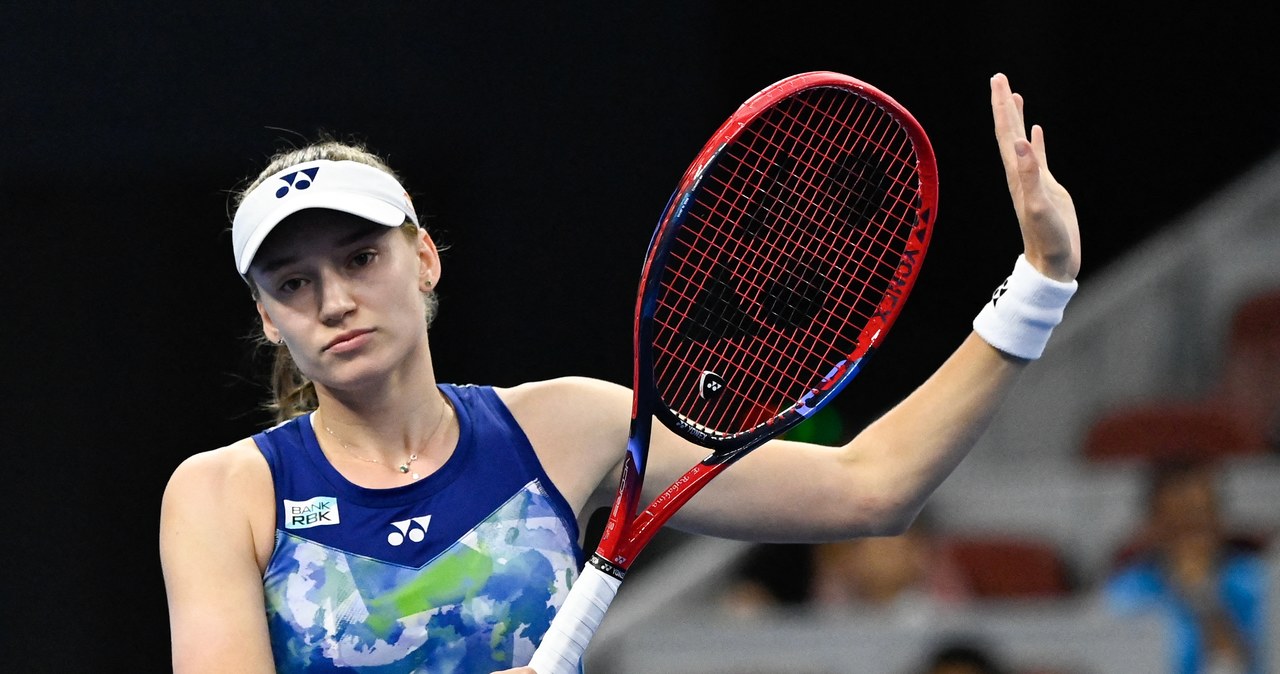 Rybakina przegrała z Sabalenką na trawie. Zaraz Wimbledon, a tak spędza czas