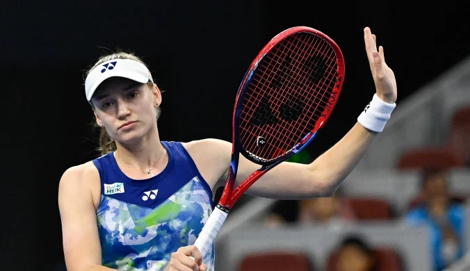 Rybakina przegrała z Sabalenką na trawie. Zaraz Wimbledon, a tak spędza czas