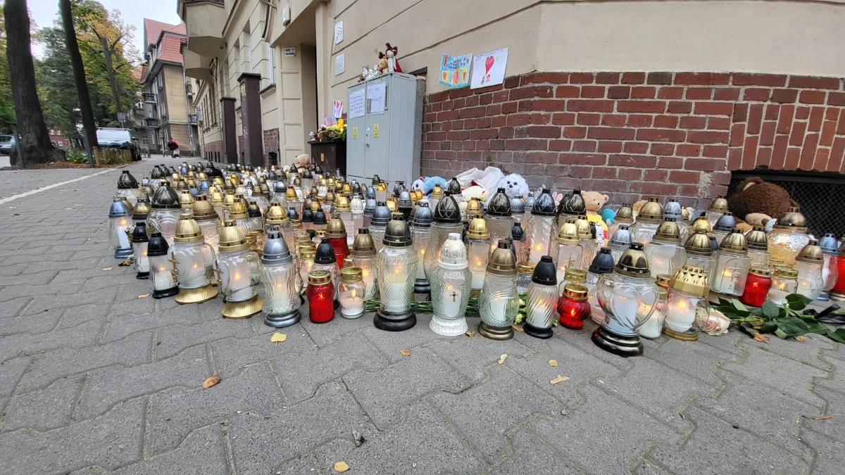 Prokurator czeka na zgodę lekarzy, by móc przesłuchać 71-letniego Zbysława C. Wczoraj mężczyzna zaatakował nożem 5-letniego Maurycego na ul. Karwowskiego na poznańskim Łazarzu. Chłopczyk zmarł w szpitalu. 