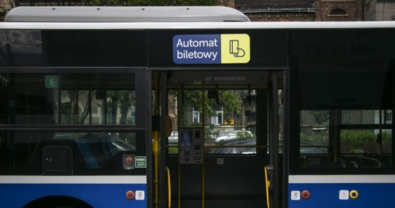 Zarząd Transportu Publicznego w Krakowie na 10 kolejnych lat podpisał umowę z firmą Mobilis - podał krakowski urząd miasta. Jak przekazano w komunikacie, na terenie Krakowa zostaną uruchomione nowe połączenia autobusowe.