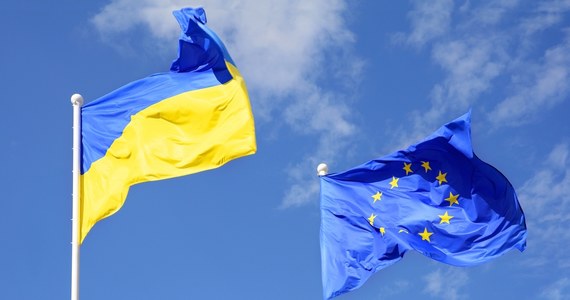 Unia Europejska zatwierdziła do marca 2025 roku przedłużenie ochrony tymczasowej uchodźców z Ukrainy. Decyzja w tej sprawie zapadła na spotkaniu ministrów spraw wewnętrznych UE w Luksemburgu. Polskie władze ostatecznie nie zgłosiły sprzeciwu. 