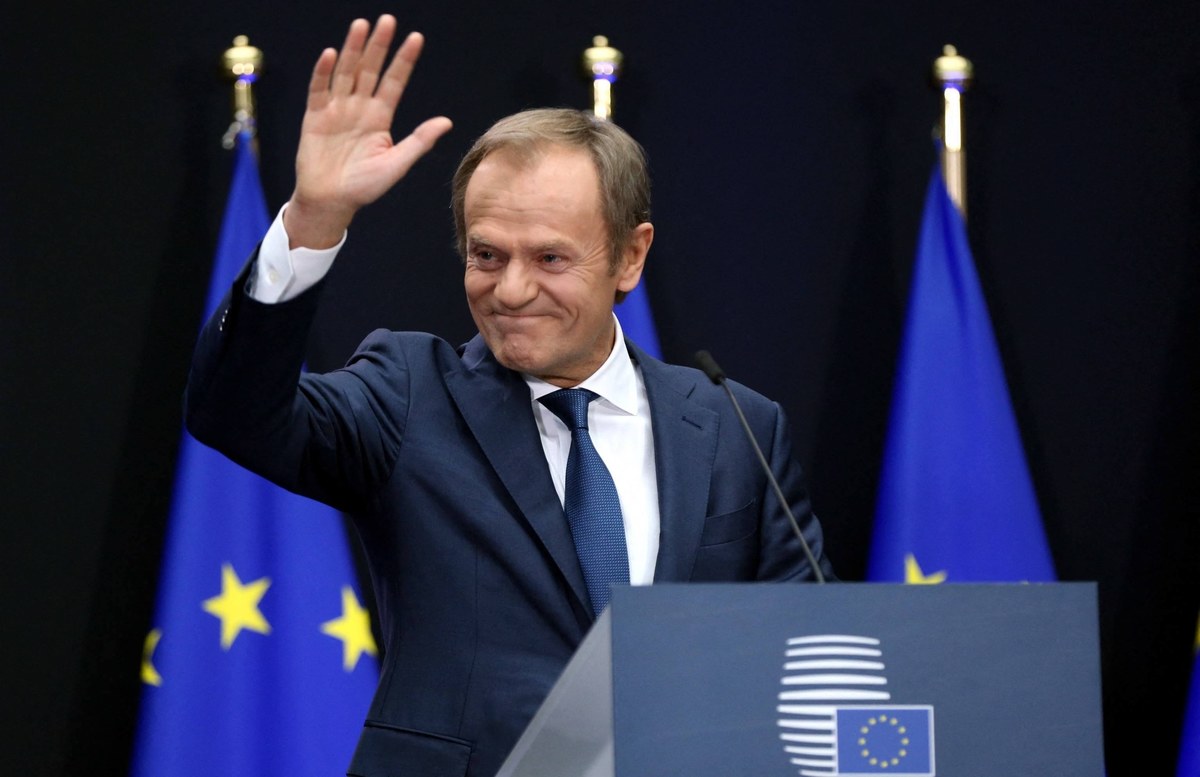 Donald Tusk z pierwszą powyborczą wizytą zagraniczną uda się do Brukseli. "Wizyta prawdopodobnie odbędzie się w środę i czwartek, tak jak jest to zaplanowane" - powiedział dziennikarzom szef klubu KO Borys Budka po posiedzeniu zarządu krajowego PO, który powierzył Tuskowi misję tworzenia rządu.