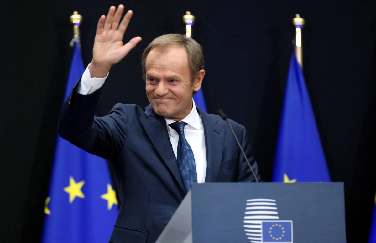 Donald Tusk z pierwszą powyborczą wizytą zagraniczną uda się do Brukseli. "Wizyta prawdopodobnie odbędzie się w środę i czwartek, tak jak jest to zaplanowane" - powiedział dziennikarzom szef klubu KO Borys Budka po posiedzeniu zarządu krajowego PO, który powierzył Tuskowi misję tworzenia rządu.
