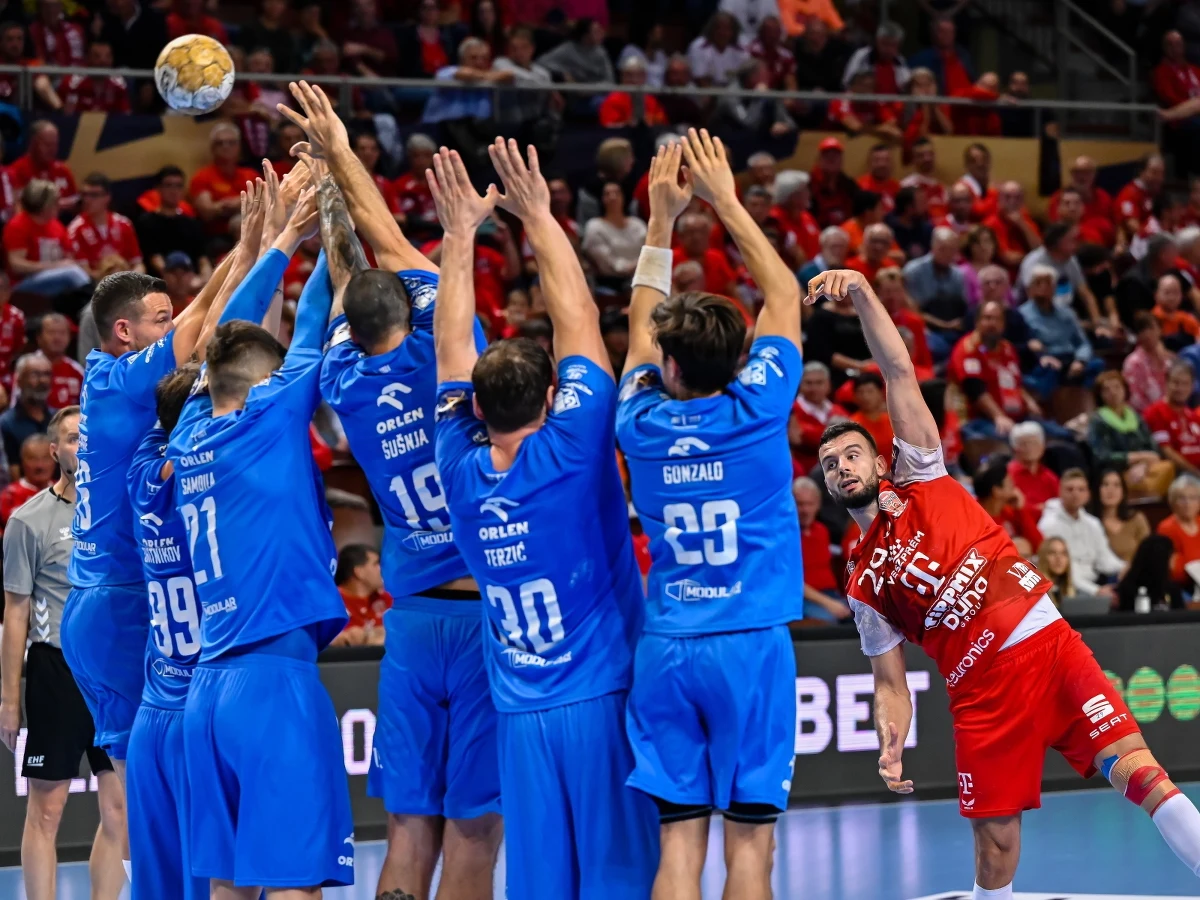 ​Piłkarze ręczni Orlen Wisły przegrali na Węgrzech z Telekomem Veszprem 21:28 (9:14) w meczu piątej kolejki Ligi Mistrzów. Płocczanie nie zdobyli jeszcze ani jednego punktu i zajmują przedostatnie miejsce w tabeli grupy B.