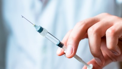 Szczepionek donosowych brak. Lekarze radzą szczepić czym innym
