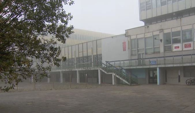 Ktoś ostrzelał szkołę w Wałbrzychu. Zniszczono ponad 60 szyb
