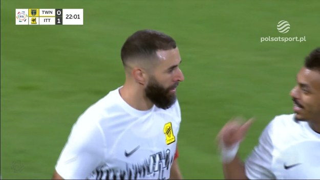 W meczu Al-Taawon - Al Ittihad Karim Benzema w 22. minucie meczu dał prowadzenie gościom. Cztery minut później Francuz posłał piłkę do własnej siatki i doprowadził do remisu

