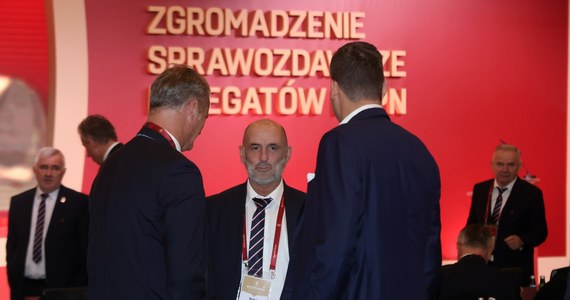 Selekcjoner polskich piłkarzy Michał Probierz zapowiedział podczas piątkowego zjazdu PZPN, że wciąż będzie podejmować trudne decyzje i odmładzać kadrę narodową. "To jedyna droga dla tej reprezentacji" - dodał.