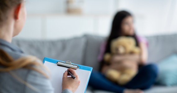 W listopadzie ruszy w Olsztynie Ośrodek Środowiskowej Opieki Psychologicznej i Psychoterapeutycznej dla Dzieci i Młodzieży. Porady będą w nim udzielane bezpłatnie, zapłaci za nie NFZ. Z wizyty u psychologów i psychoterapeutów będą mogły skorzystać osoby do 18 roku życia.