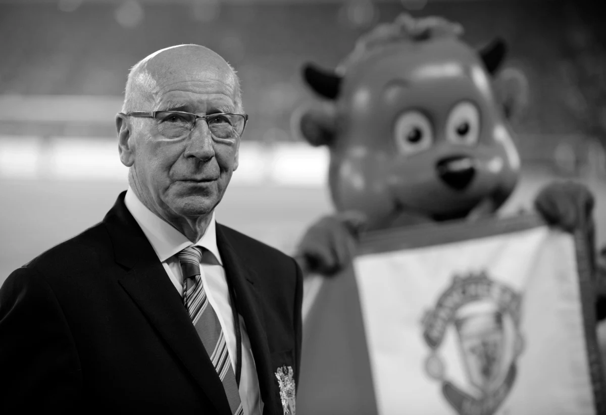 Nie żyje sir Bobby Charlton - legendarny zawodnik Manchesteru United i piłkarskiej reprezentacji Anglii. Miał 86 lat. 