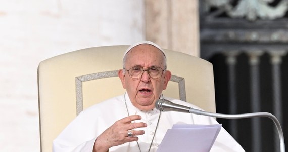 Papież Franciszek ponownie zaapelował o uwolnienie zakładników porwanych w Izraelu i o pomoc humanitarną dla Strefy Gazy. Podczas spotkania z wiernymi na niedzielnej modlitwie Anioł Pański wezwał: "bracia, zatrzymajcie się".