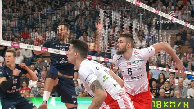 Fragmenty meczu 1. kolejki PlusLigi Asseco Resovia – Projekt Warszawa 1:3 (25:21, 19:25, 19:25, 17:25). Najlepsze akcje Karola Kłosa. Środkowy zadebiutował w drużynie z Rzeszowa.

