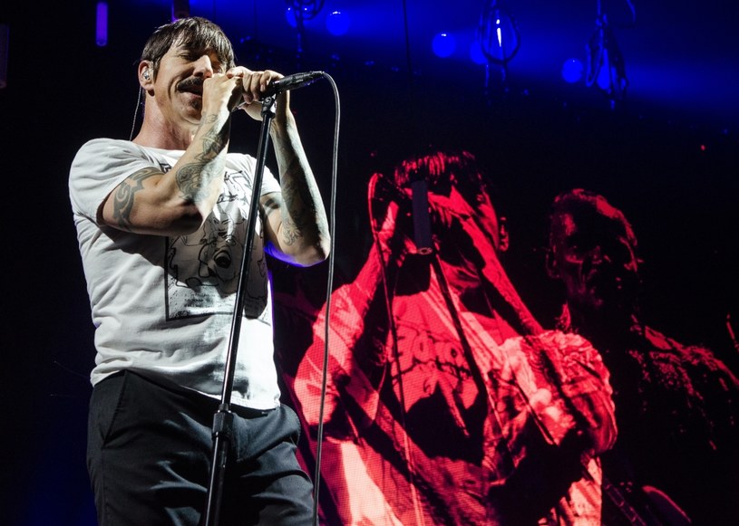 Przed premierą nowej płyty "The Getaway" muzycy Red Hot Chili Peppers wzięli udział w popularnym programie Jamesa Cordena - "Carpool Karaoke".