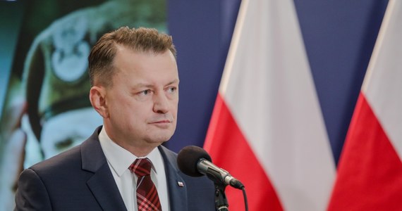 Nie milknie burze po słowach jakie padły w Popołudniowej rozmowie w RMF FM w piątek z ust Tomasza Siemoniaka. Jego wypowiedź na temat liczebności polskiej armii została odebrana jako chęć redukcji i zapowiedź zwolnień dla wojskowych. Były minister obrony narodowej dementuje i ostro odpowiada obecnemu szefowi resortu obrony.