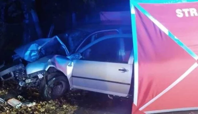 Tragedia na drodze. Nie żyje 23-latek, pasażerowie w szpitalu