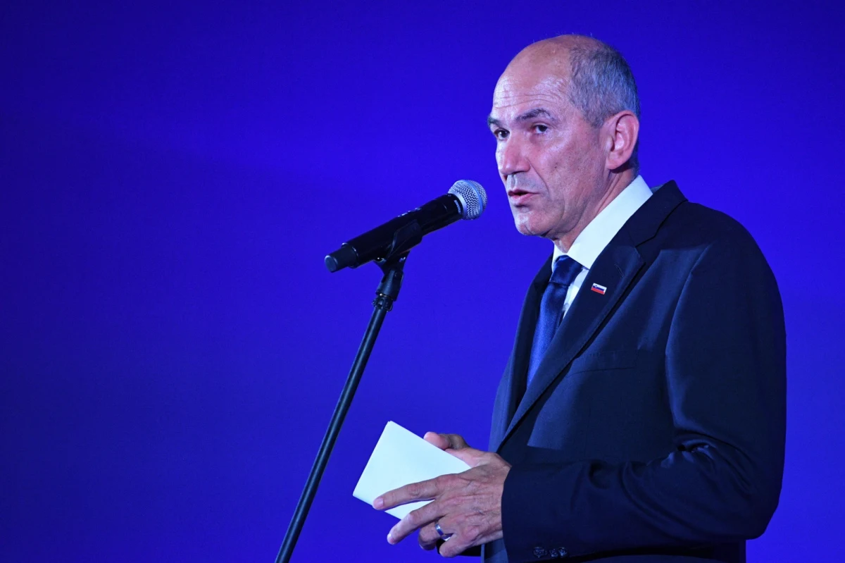 Były premier Słowenii Janez Jansza wezwał obywateli do "legalnego dozbrajania się" w związku ze wzrostem napływu do kraju nielegalnych imigrantów. "Żarty się skończyły" - oświadczył na platformie X (dawniej Twitter).