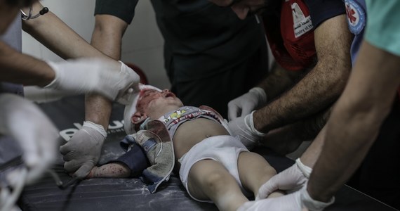 CNN pisze o nowej tendencji zaobserwowanej z Strefie Gazy. Rodzice zapisują nazwiska na ciele dzieci, głównie na kończynach i brzuchu. Boją się, że to jedyny sposób umożliwiający identyfikację zwłok w przypadku śmierci w wyniku izraelskich ostrzałów.