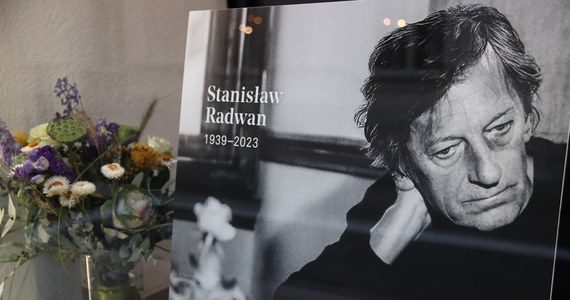 Kompozytor, autor muzyki do ponad 200 spektakli i filmów, wieloletni dyrektor Starego Teatru Stanisław Radwan spoczął w poniedziałek na cmentarzu Salwatorskim w Krakowie. Artysta zmarł 14 października w wieku 84 lat.