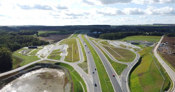 Od wtorku kierowcy będą mogli korzystać z dwóch nowych Miejsc Obsługi Podróżnych (MOP) na trasie S7 w pobliżu Miechowa: Małoszów i Giebułtów. Zostały zbudowane w ramach, otwartego na początku września, prawie 19-kilometrowego odcinka drogi ekspresowej S7 Moczydło - Miechów.   