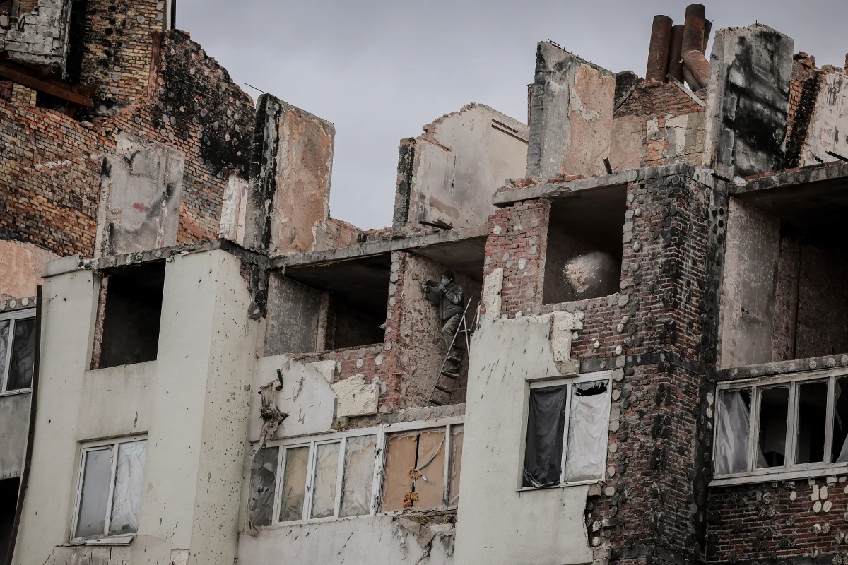 "Nie możemy powiedzieć, że nic się nie dzieje, bo z filmów i materiałów wizualnych, które są obecnie dostępne w otwartych źródłach, możemy powiedzieć, że rzeczywiście jakieś próby desantu były" - mówił na antenie internetowego Radia RMF24 Bartłomiej Wypartowicz, ekspert od spraw militarnych portalu Defence24.