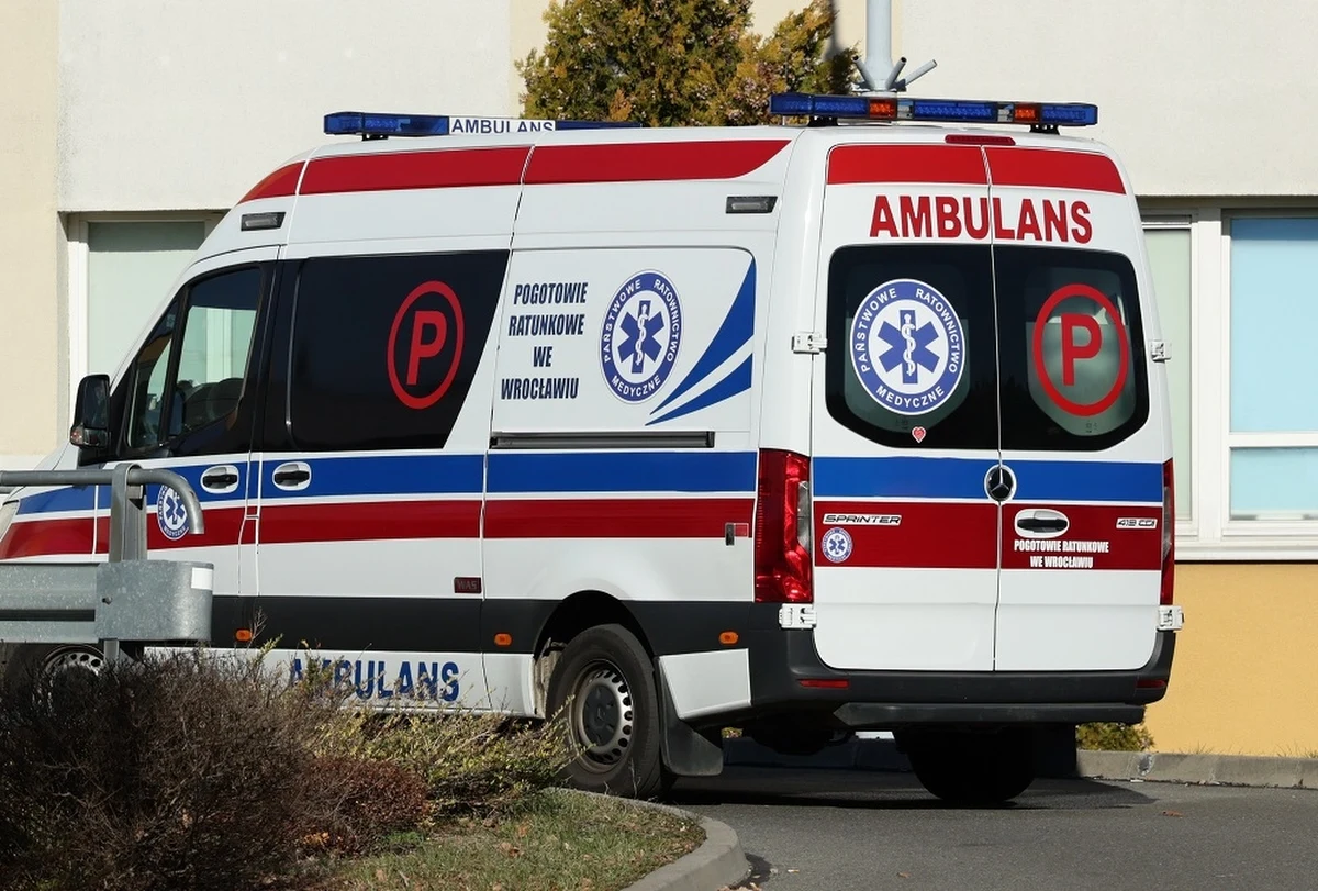 Tragedia w lubuskim Międzyrzeczu. Nie żyje 16-letni uczeń, który w poniedziałek przed południem wypadł z okna jednej ze szkoł średnich. Nastolatek zmarł w szpitalu. 