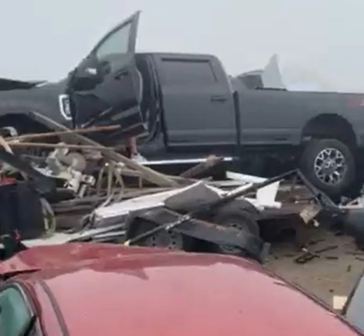 Co najmniej dwie osoby zginęły, a 30 zostało rannych w poniedziałek na obrzeżach Nowego Orleanu w amerykańskim stanie Luizjana w wyniku karambolu z udziałem około 100 pojazdów. Do wypadku doszło w gęstej mgle.