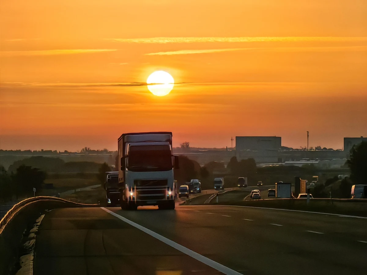 Od wtorku, 24 października do końca miesiąca na A2 pomiędzy węzłem Konotopa a granicą z wojewódzkim łódzkim będą przeprowadzane badania stanu nawierzchni. To oznacza utrudnienia dla kierowców. 