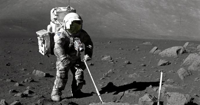 Nowe badania księżycowego regolitu pobranego przez astronautów misji Apollo 17 ujawniają, że nasz naturalny satelita jest sporo starszy, niż sądziliśmy. Nawet 40 mln lat starszy!
