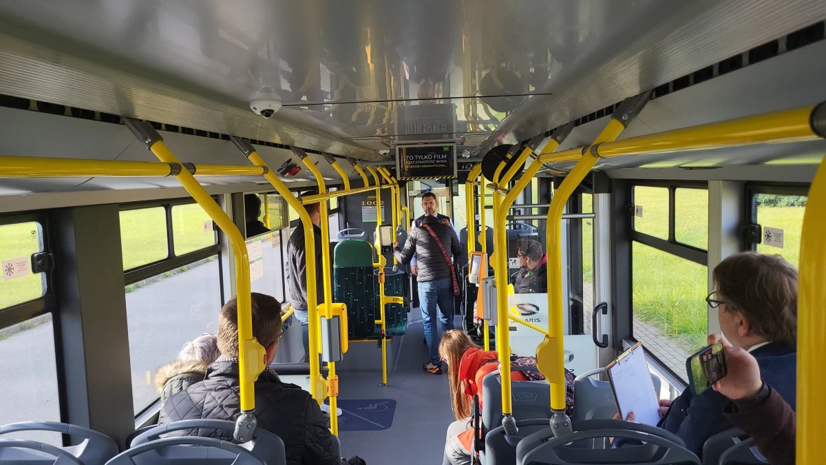 Po czym poznać dobrego kierowcę autobusu miejskiego? W Poznaniu odbył się Ogólnopolski Konkurs Kierowców Komunikacji Miejskiej o Puchar Prezesa IGKM. Kierowcy musieli między innymi poradzić sobie z "trudnymi pasażerami".
