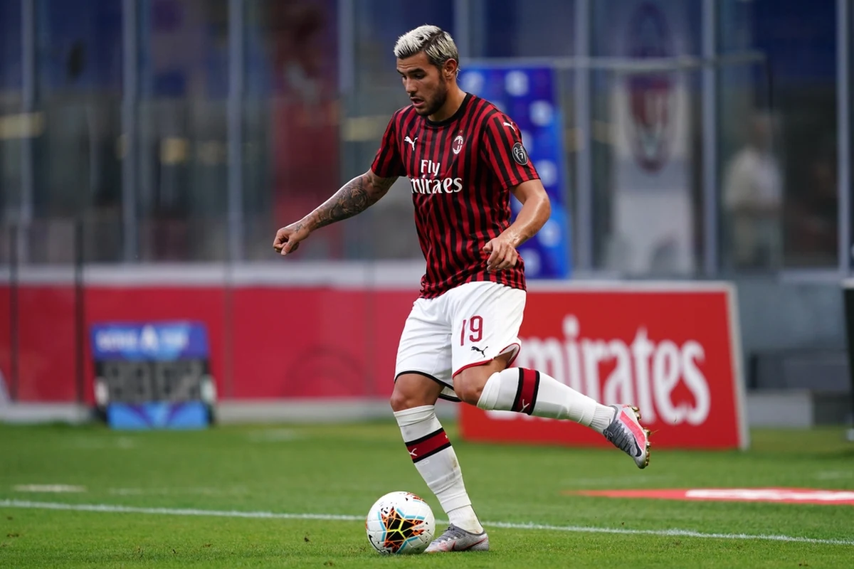 Paris Saint-Germain zagra wieczorem z AC Milanem. Ten mecz ma być hitem trzeciej kolejki Ligi Mistrzów. Obie drużyny nie walczyły ze sobą w tych rozgrywkach od ponad 20 lat. Ich ostatni pojedynek w sezonie 2000/2001 być może oglądali młodziutcy bracia Hernandez: Lucas i Theo. Dziś Francuzi mogą zagrać przeciwko sobie.