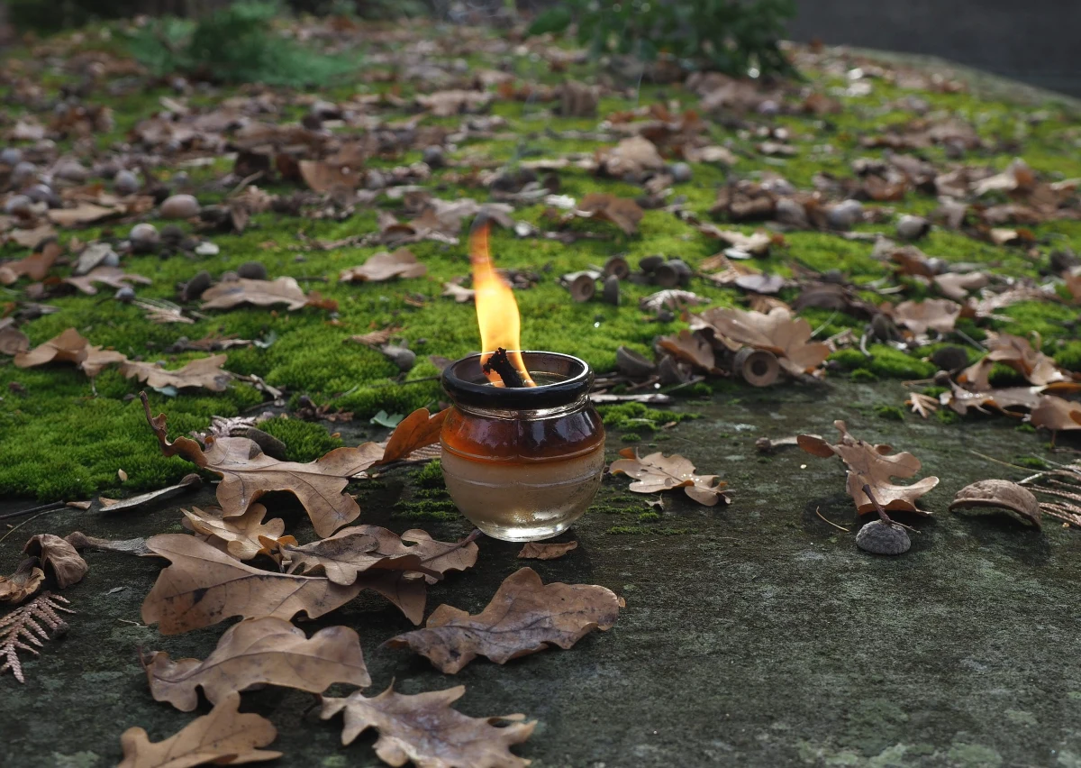 Zarówno kierowców, jak i pasażerów komunikacji miejskiej czekają w Lublinie w najbliższych dniach tymczasowe zmiany w związku z dniem Wszystkich Świętych. Zobaczcie, jakie utrudnienia czekają nas w ruchu drogowym w stolicy województwa lubelskiego.