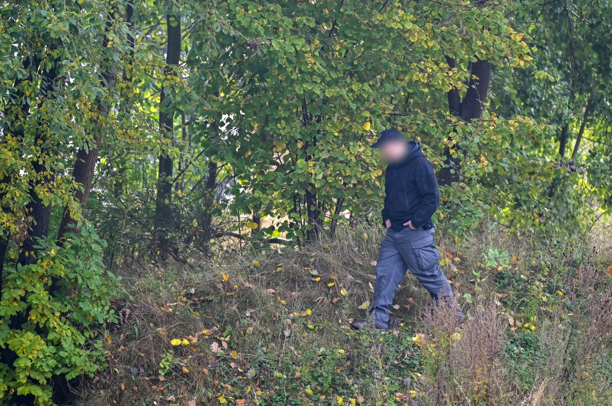 "Im szybciej zostanie schwytany, czy zostanie ustalone miejsce pobytu Grzegorza Borysa, tym lepiej dla nas wszystkich" - mówi na antenie internetowego Radia RMF24 były dyrektor Biura Kryminalnego Komendy Głównej Policji, inspektor Marek Dyjasz. Już piąty dzień trwa obława za 44-letnim Grzegorzem Borysem, podejrzanym o zabójstwo swojego 6-letniego syna.