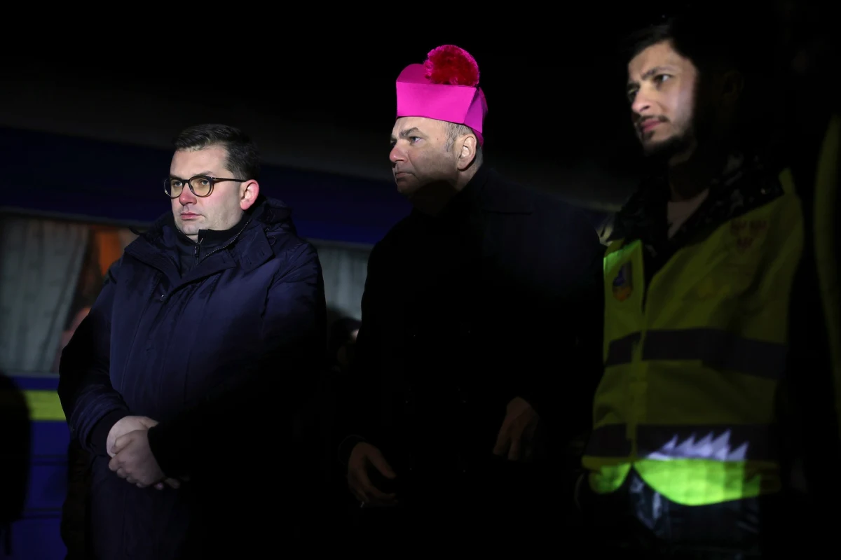 "Nie ma statków niezatapialnych - taki miał być Titanic i wiemy jak się to skończyło - podobnie, gdy chodzi o biskupów czy innych ludzi władzy, nie ma ludzi niezatapialnych" - mówi ks. prof. Andrzej Kobyliński, filozof, etyk z Uniwersytetu Kardynała Stefana Wyszyńskiego, komentując w Radiu RMF24 przyjętą przez papieża rezygnację biskupa Grzegorza Kaszaka z pełnienia posługi biskupa sosnowieckiego. "Jeśli przychodzą ogromne skandale czy zgorszenie, to także w kościele musi być sprawiedliwość, musi przyjść moment kary i mam nadzieję, że to się stało dzisiaj w diecezji sosnowieckiej - podkreśla duchowny.