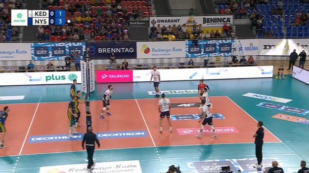 Skrót meczu Grupa Azoty ZAKSA Kędzierzyn-Koźle – PSG Stal Nysa 3:2 (23:25, 21:25, 25:21, 25:22, 24:22) w 2. kolejce PlusLigi.

