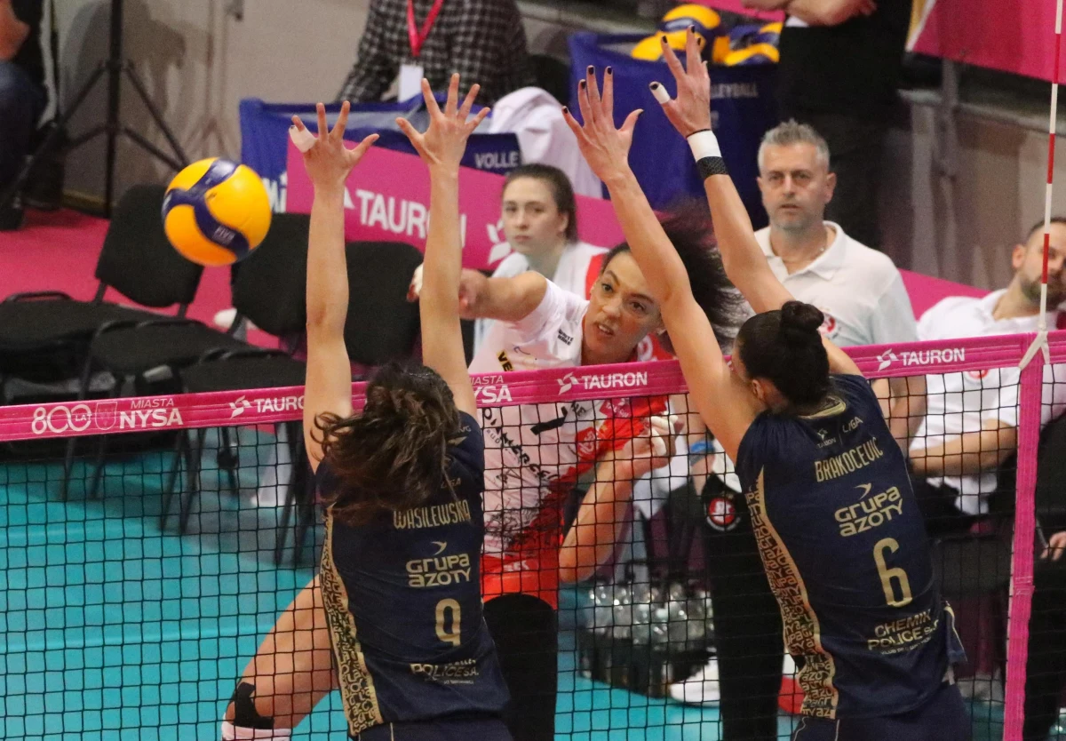 To pierwsze trofeum do zdobycia w sezonie 2023/2024. AL-KO Superpuchar Polski - walczyć o niego będą mistrzynie Polski oraz zdobywczynie Pucharu Polski. W minionym sezonie najlepsze w kraju okazały się siatkarki ŁKS-u. Te drugie rozgrywki wygrały z kolei zawodniczki z Polic.