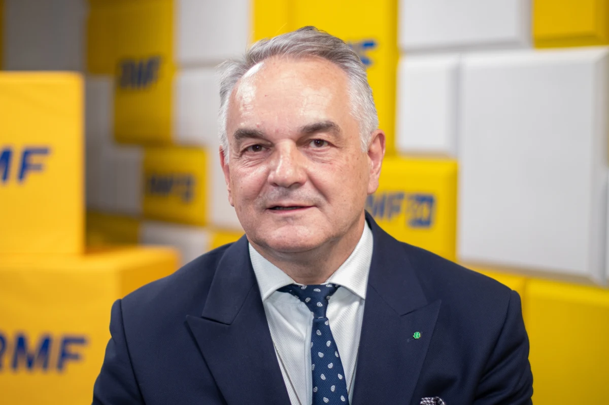 "​Partie demokratyczne mogłyby podjąć z panem prezydentem konstruktywny dialog, gdyby nie traktowały prezydenta Andrzeja Dudy jak potraktował go ostatnio, czy przez długie lata, lider PiS, pan premier Jarosław Kaczyński" - powiedział gość Rozmowy w południe w RMF FM i Radiu RMF24 Waldemar Pawlak. "Myślę, że prezydent byłby otwarty na bardziej demokratyczne i szybsze przekazanie władzy" - zaznaczył.