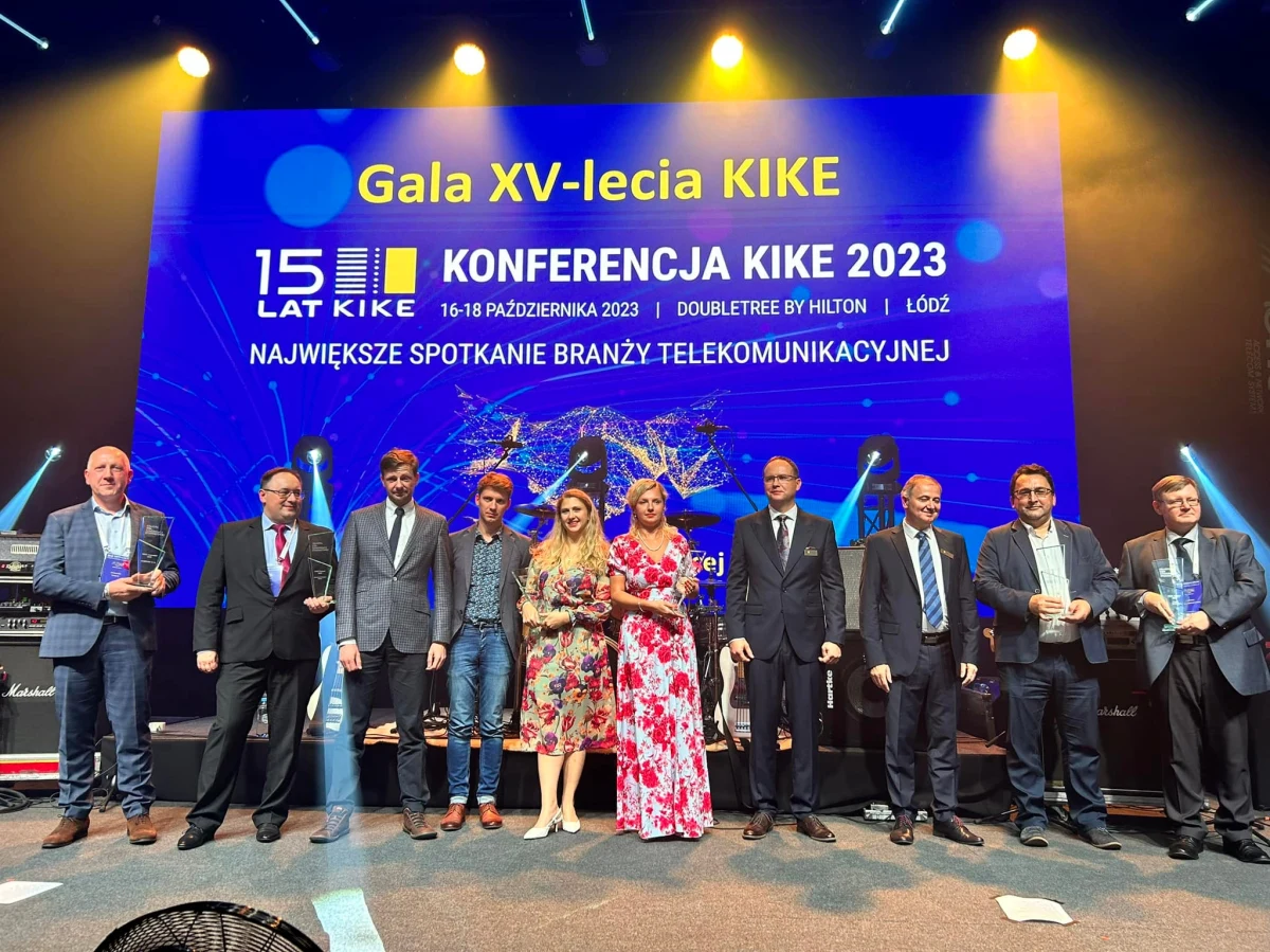 Ponad 630 operatorów sieci internetowych zebrało się na 15. Jubileuszowej Konferencji KIKE w Łodzi, by podsumować swoją działalność oraz zastanowić się nad tym, jaka przyszłość czeka branżę w kolejnych latach. Regulacje, transformacja cyfrowa, cyberbezpieczeństwo oraz środki unijne - to główne tematy paneli, prezentacji i warsztatów w trakcie konferencji.