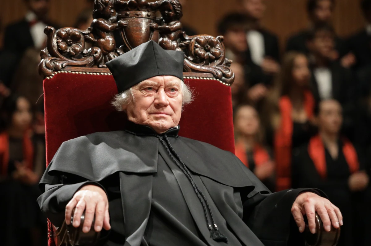 Kompozytor i dyrygent Jerzy Maksymiuk otrzymał tytuł doktora honoris causa Uniwersytetu Muzycznego Fryderyka Chopina w Warszawie. "Wszystko, co robiłem, to zawsze robiłem z prawdziwą pasją i wiarą w to, że robię dobrze" - podkreślał artysta. 