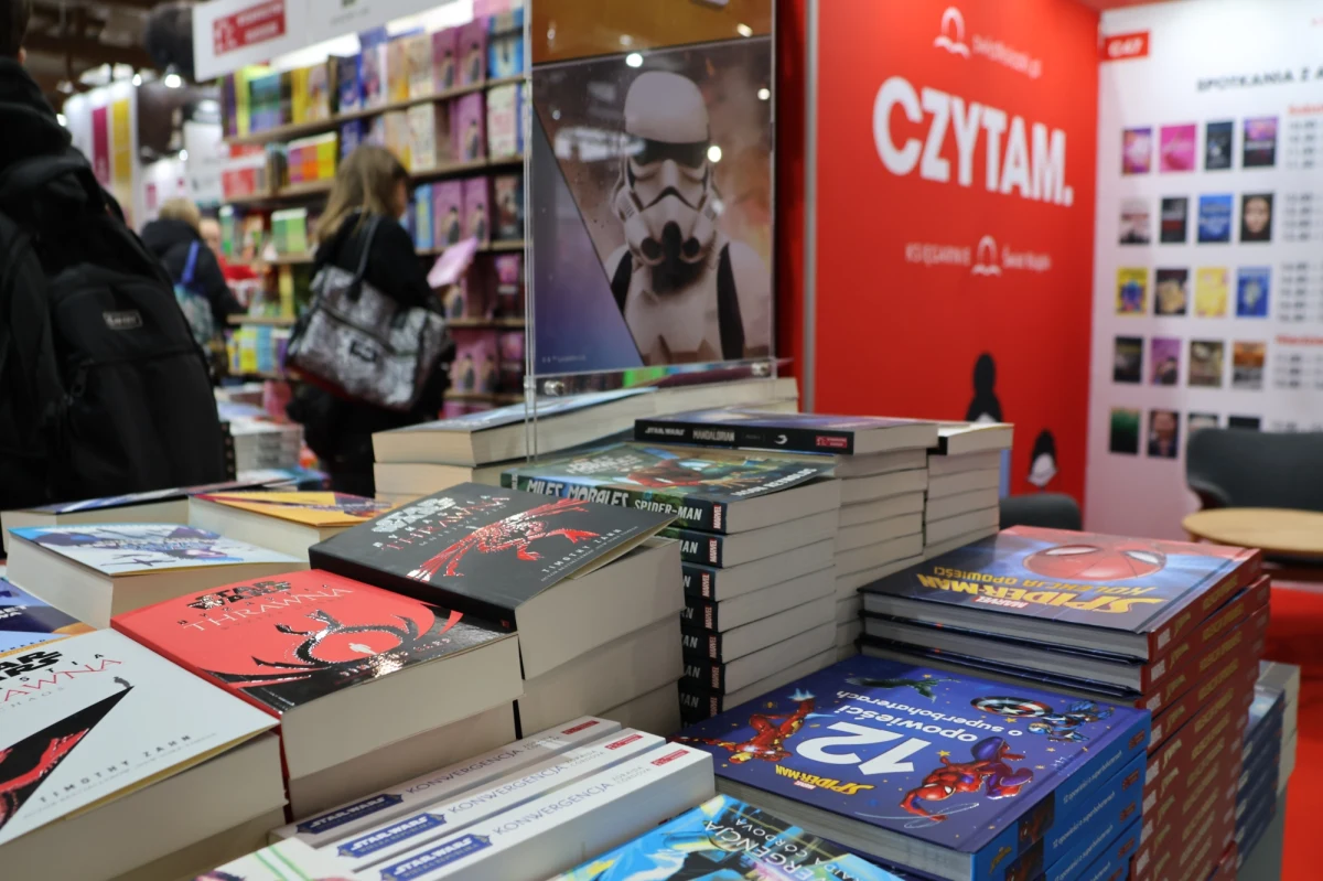 W Krakowie rozpoczęły się dzisiaj 26. Międzynarodowe Targi Książki, które potrwają do 29 października. Wydarzenie zgromadzi z pewnością dziesiątki tysięcy miłośników literatury z całego kraju. W programie spotkania, prelekcje oraz dyskusje. Będzie też możliwość zdobycia autografów od ulubionych autorów i powiększenia swojej domowej biblioteczki o nowe tytuły.