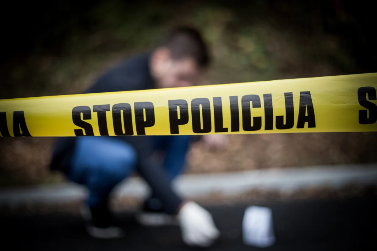 Zarzut zabójstwa żony przedstawiono 72-latkowi z Lubina na Dolnym Śląsku. Ciało kobiety znaleziono w garażu w domu małżeństwa. Miała liczne obrażenia - podaje prokuratura. Na poniedziałek zaplanowano sekcję zwłok.