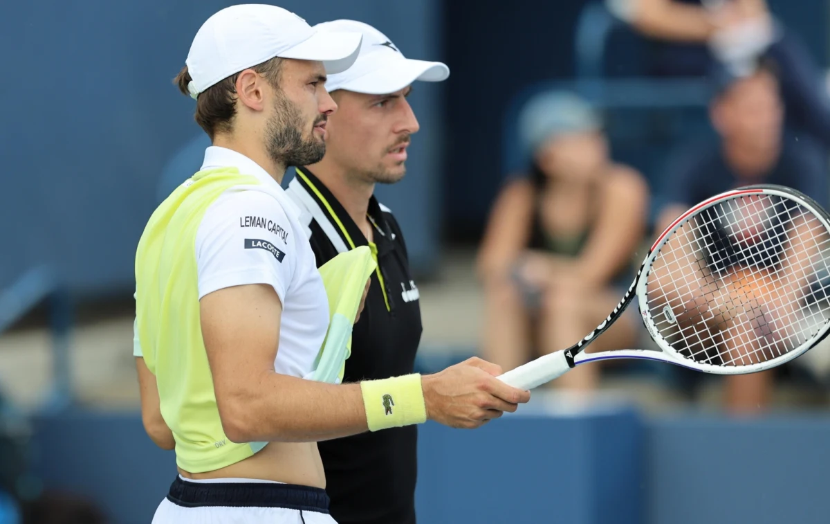 ​Jan Zieliński i Monakijczyk Hugo Nys awansowali do półfinału debla turnieju tenisowego ATP w Bazylei. W piątek pokonali rozstawionych z numerem jeden Chorwata Ivana Dodiga i Amerykanina Austina Krajicka 6:3, 3:6, 10-7.