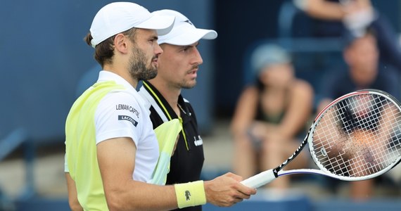 ​Jan Zieliński i Monakijczyk Hugo Nys awansowali do półfinału debla turnieju tenisowego ATP w Bazylei. W piątek pokonali rozstawionych z numerem jeden Chorwata Ivana Dodiga i Amerykanina Austina Krajicka 6:3, 3:6, 10-7.