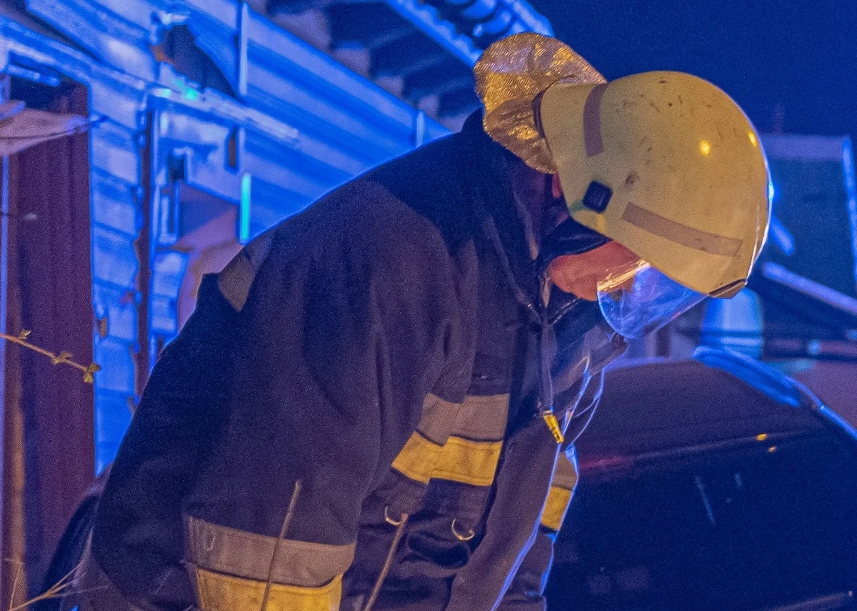 Drewniany dom runął podczas prac rozbiórkowych w miejscowości Podlesie (Świętokrzyskie). W wypadku poszkodowany został 65-letni mężczyzna. Mimo podjętej reanimacji jego życia nie udało się uratować – poinformowała w piątek asp. Joanna Szczepaniak, rzeczniczka staszowskiej policji.