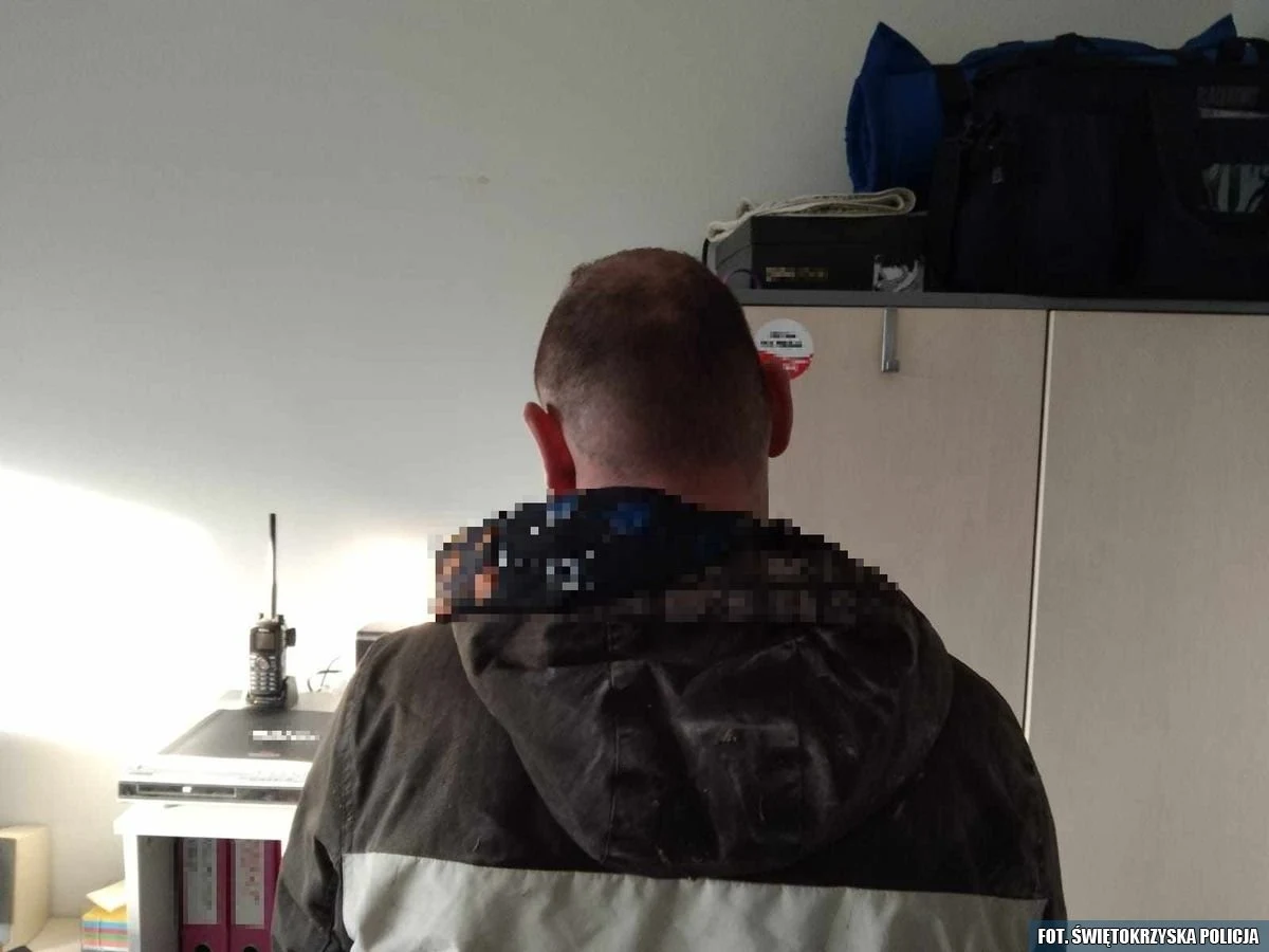 Policjanci ze Skarżyska-Kamiennej schwytali 26-latka, który od kilku miesięcy poszukiwany był listem gończym. Na trop uciekiniera wpadli, kiedy zabrali się za sprawdzanie piwnicznego składu na opał.