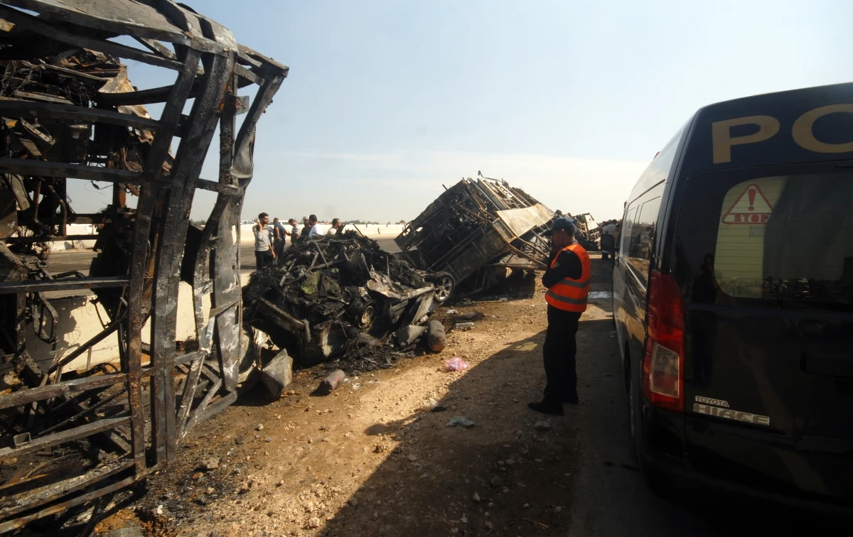 Co najmniej 32 osoby zginęły w zderzeniu 29 pojazdów na autostradzie w prowincji Al-Buhajra na północy Egiptu. 60 osób jest rannych - poinformował egipski rządowy dziennik "Al-Ahram".