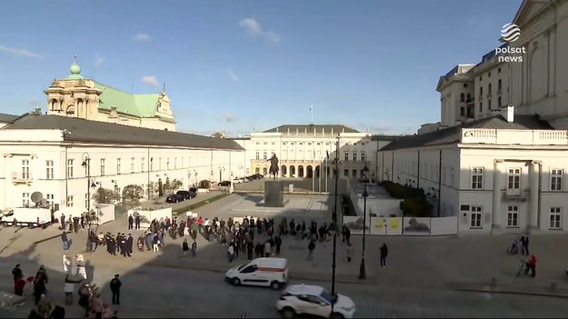 Polska polityka żyje oczekiwaniem na decyzję prezydenta w sprawie powołania nowego rządu. Opozycja przekonuje, że ma w ręku wszystkie argumenty i jest gotowa na przejęcie władzy. Kuluarowe rozmowy sugerują, że pomóc jej może przedstawienie prezydentowi umowy koalicyjnej. Katarzyna Lubnauer stwierdziła, że hipokryzją jest to, że Andrzej Duda nie oczekuje podobnej gwarancji ze strony Zjednoczonej Prawicy.
Materiał dla "Wydarzeń" przygotował Piotr Michalak.